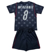 Stroje piłkarskie Stany Zjednoczone Weston McKennie #8 Koszulka Wyjazdowej dla dzieci MŚ 2026 Krótki Rękaw (+ szorty)